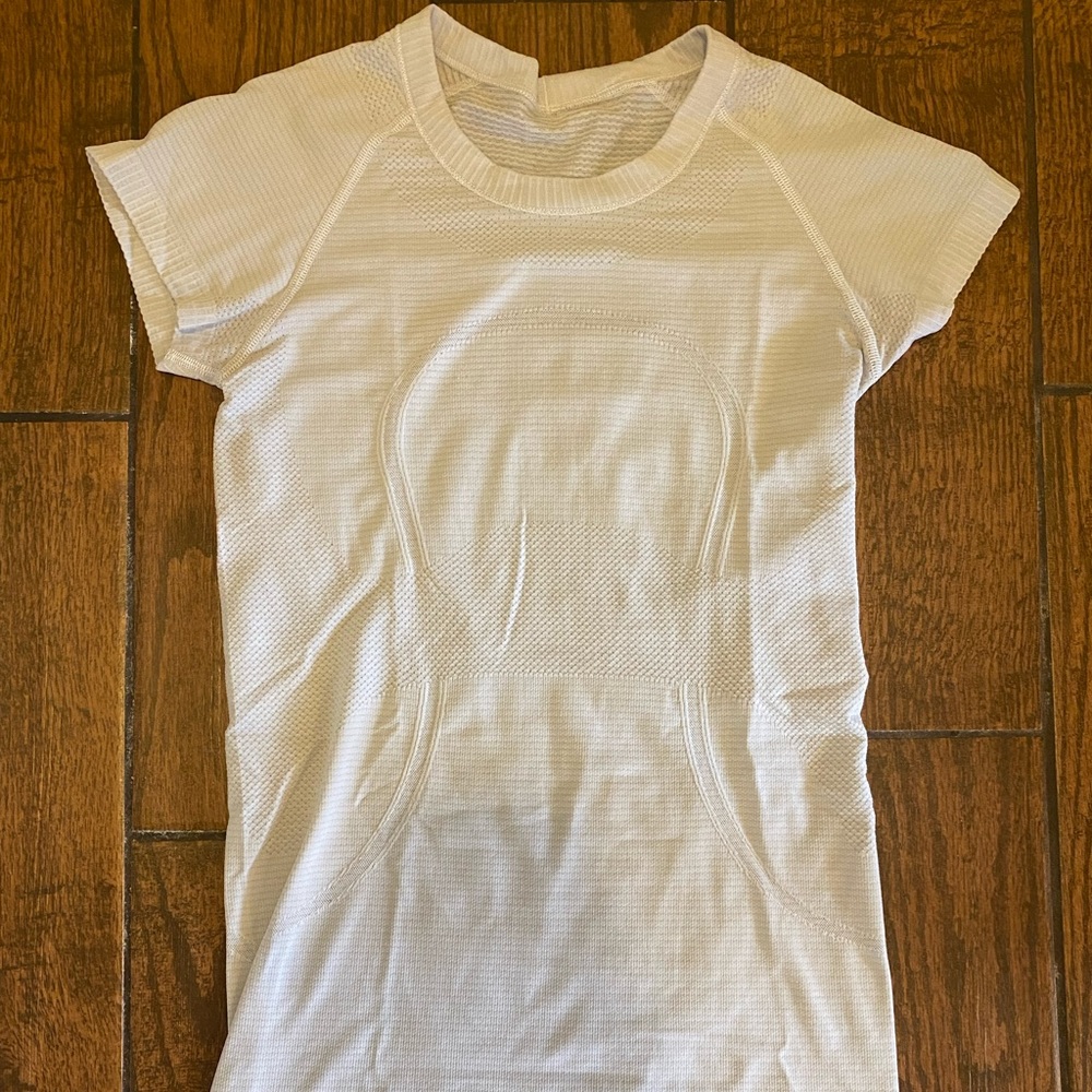 Lululemon Run Swiftly Tech Short Sleeve - White Size 4